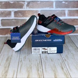 NWT Skechers Clear Track Lunar Shift Sneakers 12.5